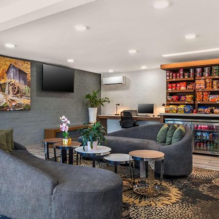 Waterford Best Western Atlanta-Marietta Ballpark Hotel מראה חיצוני תמונה