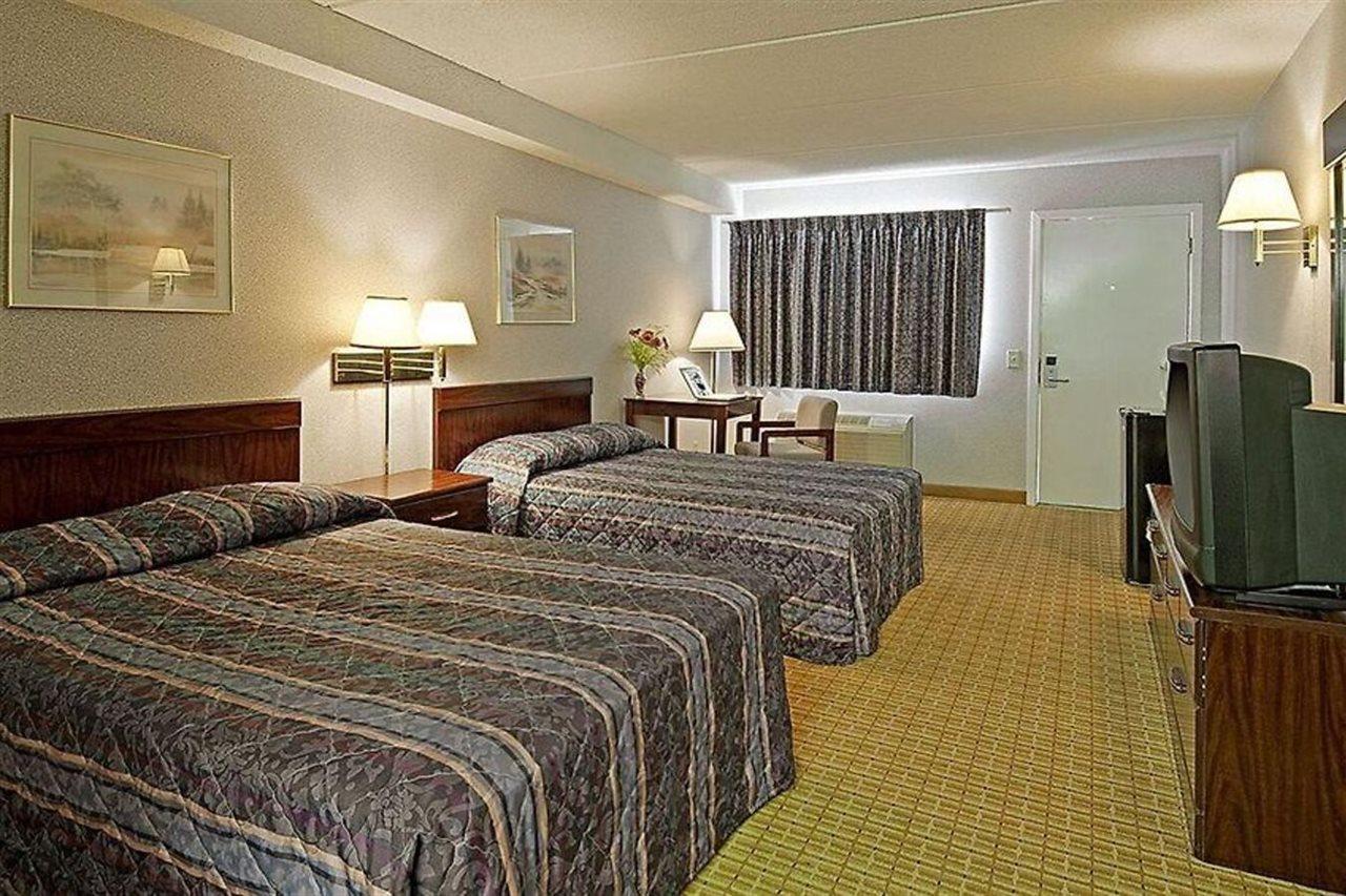 Waterford Best Western Atlanta-Marietta Ballpark Hotel מראה חיצוני תמונה