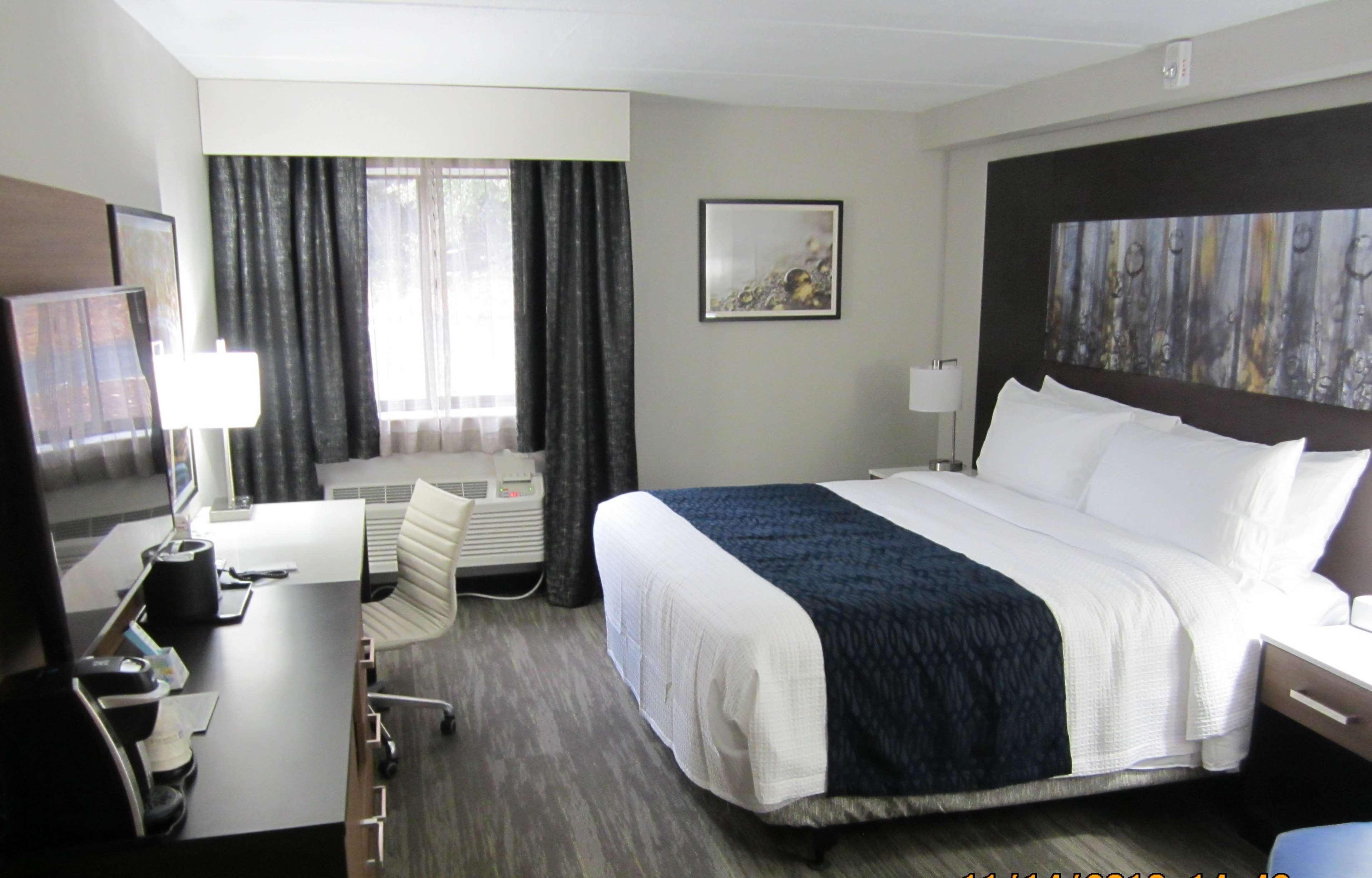 Waterford Best Western Atlanta-Marietta Ballpark Hotel מראה חיצוני תמונה