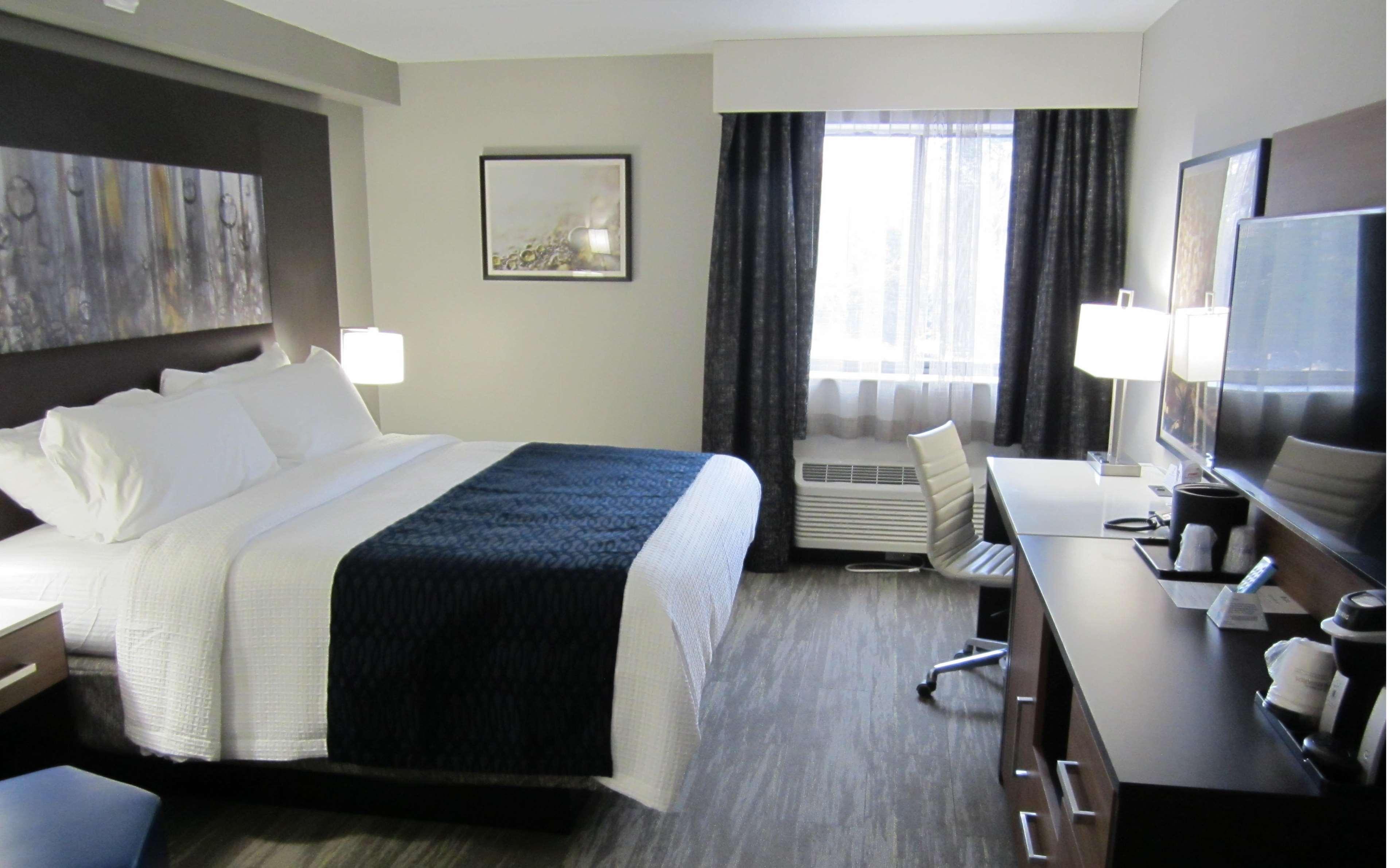 Waterford Best Western Atlanta-Marietta Ballpark Hotel מראה חיצוני תמונה