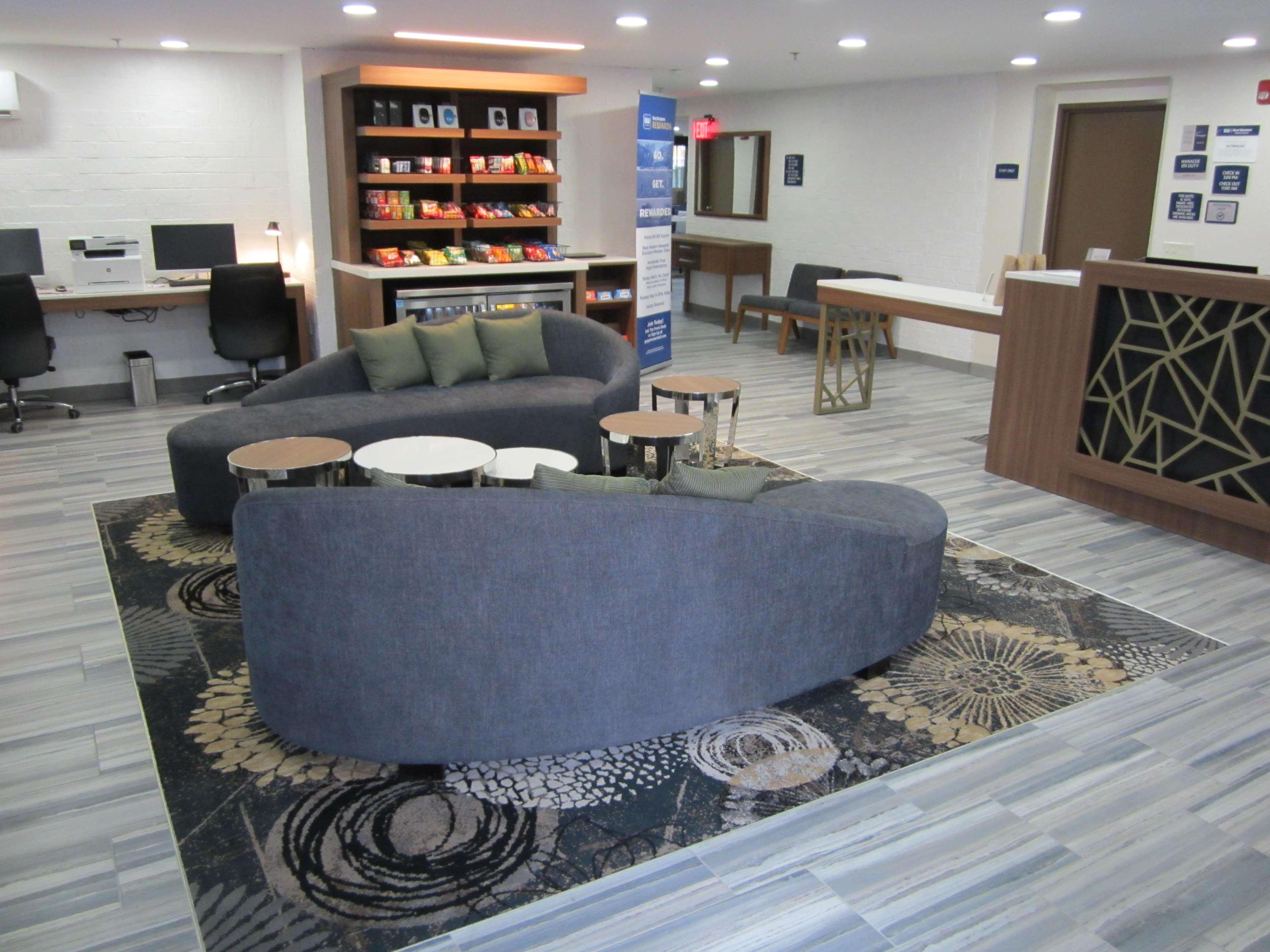 Waterford Best Western Atlanta-Marietta Ballpark Hotel מראה חיצוני תמונה