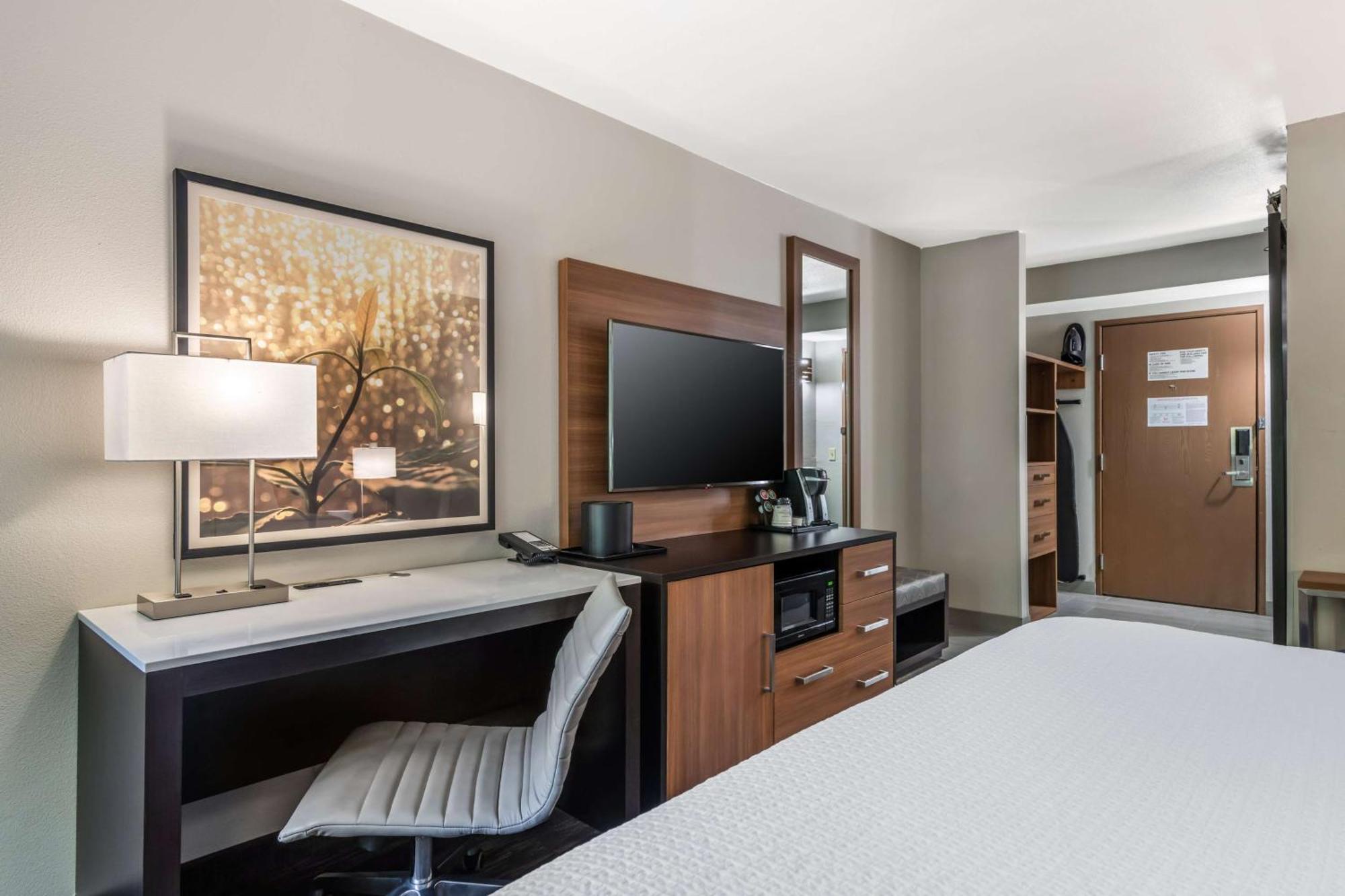 Waterford Best Western Atlanta-Marietta Ballpark Hotel מראה חיצוני תמונה