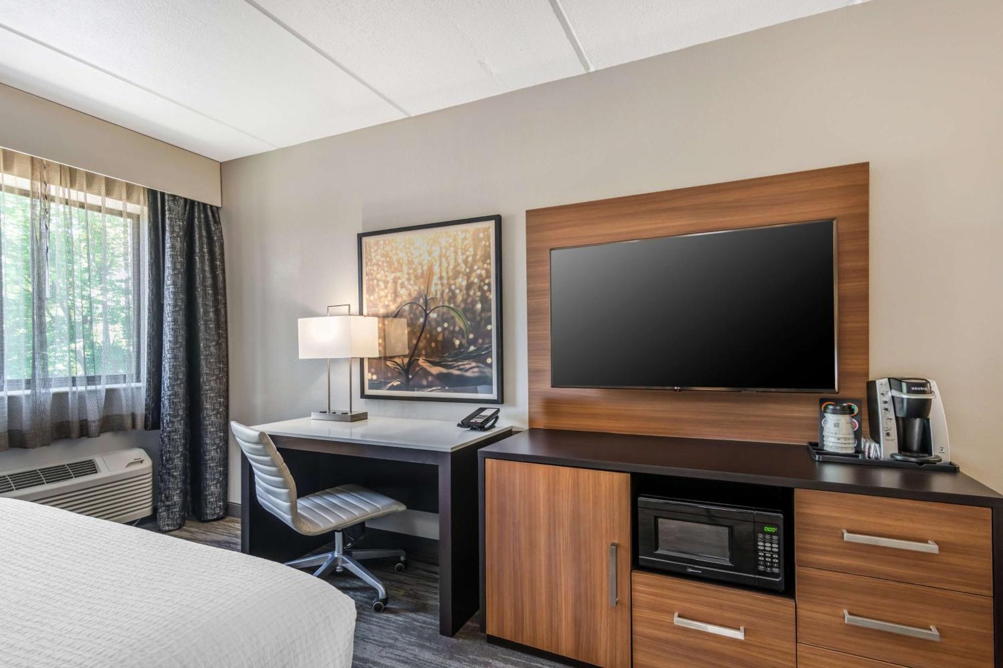 Waterford Best Western Atlanta-Marietta Ballpark Hotel מראה חיצוני תמונה